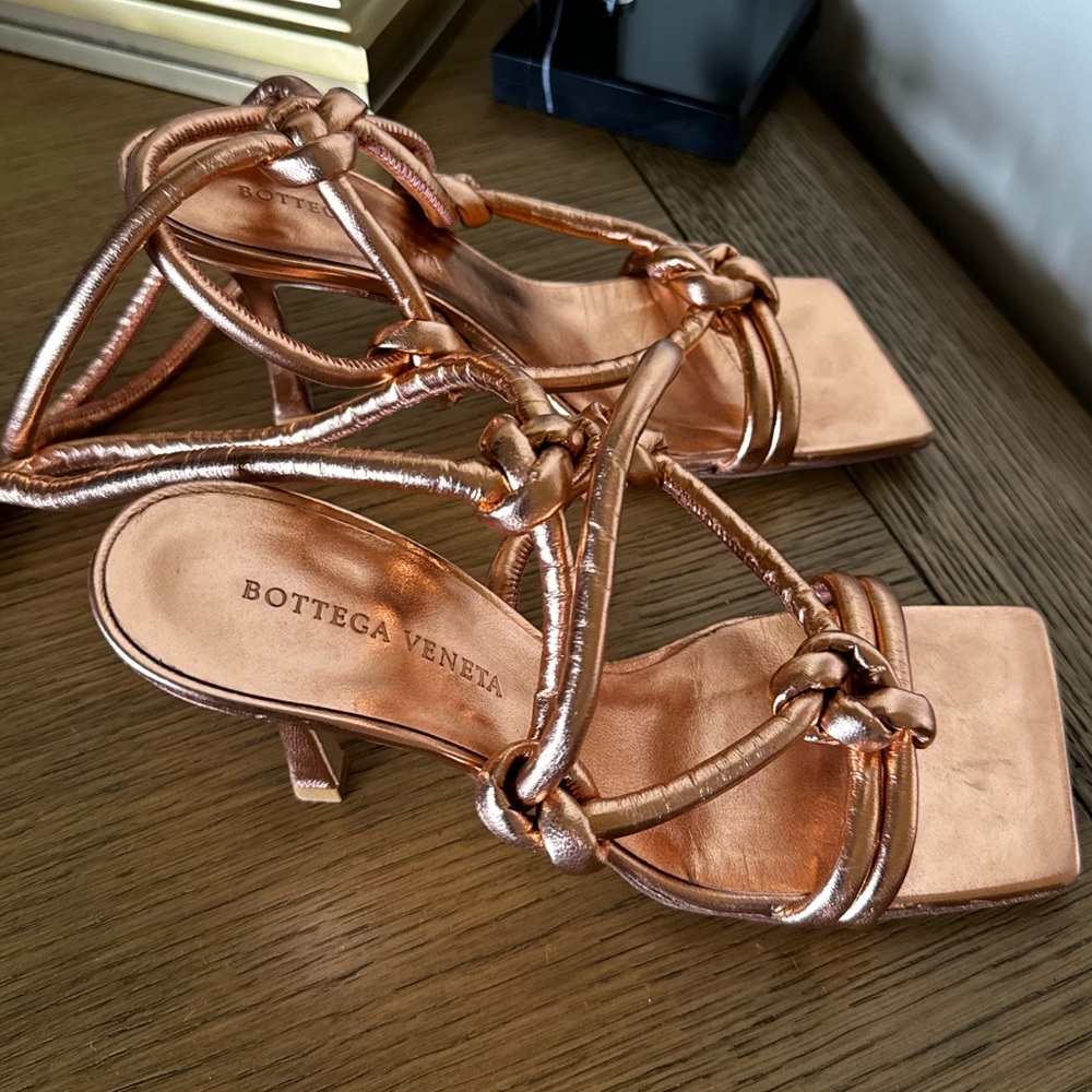 BOTTEGA VENETA Metallic Leather Sandals Size 37 Preloved No box